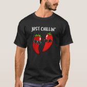 T-shirt Juste Chillin Funny Chili Peppers Pun Dark BG (Devant)
