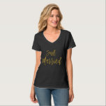 T-shirt Juste marié Gold Foil Typographie Chemise<br><div class="desc">Juste marié Gold Foil Typography T-Shirt pour une mariée en lune de miel.</div>