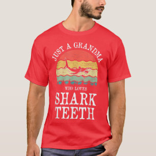 T-shirt Juste Une Grand-Mère Qui Aime Les Dents De Requin