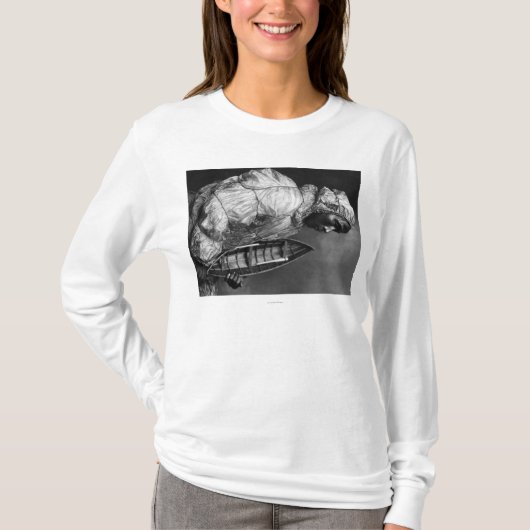 T-shirt Kayaker utilisant la veste imperméable avec le (Devant)