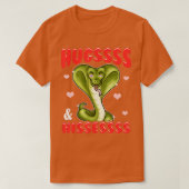 T-shirt King Cobra Hissing Hugs and Hisses Snake Lover (Design devant)
