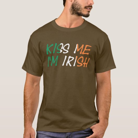 T-shirt Kiss Me Je suis un mccnt irlandais (Devant)