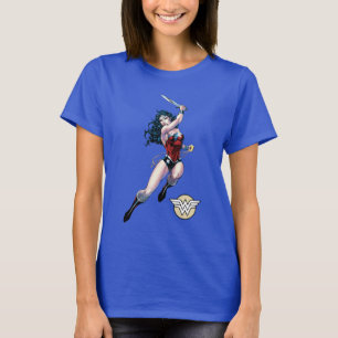 T-shirt La Femme des merveilles en train de balancer l'épé