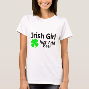 T-shirt La fille irlandaise ajoutent juste la bière