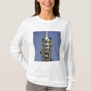 T-shirt La fusée de Soyuz est érigée en le place