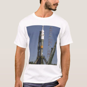 T-shirt La fusée de Soyuz est érigée en le place 2