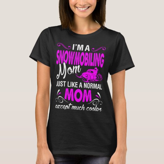 T-shirt La maman Snowmobiling aiment la normale excepté (Devant)