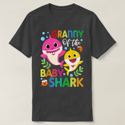 T-shirt La Mamie Du Requin D'Anniversaire Célébrent Ensemb (Design devant)