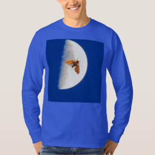 T-shirt La mite sur une grosse demi-lune