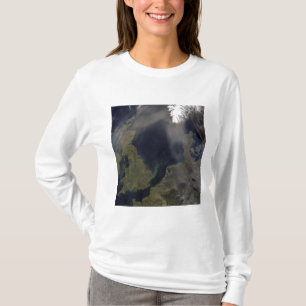 T-shirt La poussière africaine soufflant au-dessus de