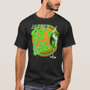 T-shirt La Saint-Patrick Un peu de vin Maman drôle Femmes