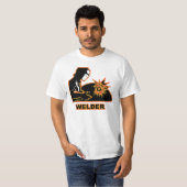 T-shirt La soudeuse faisant les étincelles volent (Devant entier)