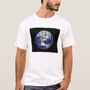 T-shirt La terre entièrement allumée portée sur l'Amér