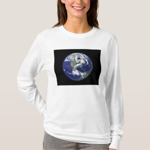 T-shirt La terre entièrement allumée portée sur l'Amér