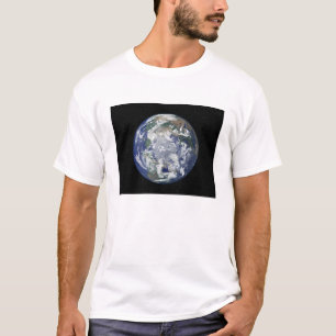 T-shirt La terre entièrement allumée portée sur le Pôl
