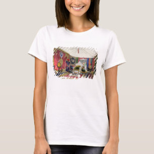 T-shirt La vue de la salle et de l'ivoire couvert a