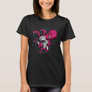 T-shirt L'Alien Octopus détient l'astronaute Cosmonaut Poi