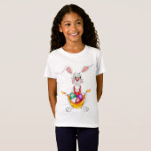 T-Shirt Lapin de Pâques tenant des oeufs de pâques (Devant entier)