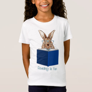 T-shirt lapin marron lisant un livre