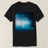 T-shirt l'art holographique dans le style brouillard d'un  (Design devant)
