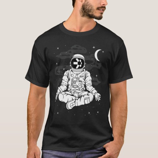 T-shirt L'Astronaute Yoga Quant Qnt Coin À La Lune Crypto  (Devant)