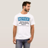 T-SHIRT L'AVIS ENGAGENT LE CERVEAU AVANT D'ACTIONNER LA (Devant entier)