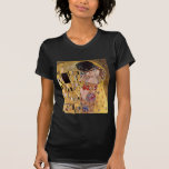 T-shirt Le baiser, Gustav Klimt<br><div class="desc">Le baiser (Der original Kuss) a été peint par Gustav Klimt, et est probablement son travail plus célèbre. Il a commencé le travail là-dessus en 1907 et c'est le sommet de sa soi-disant "période d'or". Il dépeint un couple, dans diverses nuances d'or et des symboles, partageant un baiser sur un...</div>