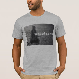 T-shirt Le caoutchouc sur le macadam