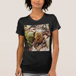 T-shirt Le champignon Morel dans la nature