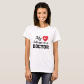 T-shirt Le coeur appartient au docteur (Devant entier)