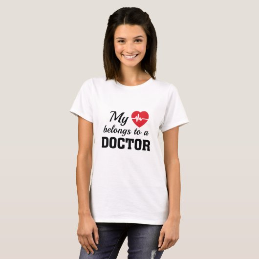 T-shirt Le coeur appartient au docteur (Devant entier)