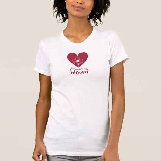T-shirt Le coeur est en fleur (Devant)