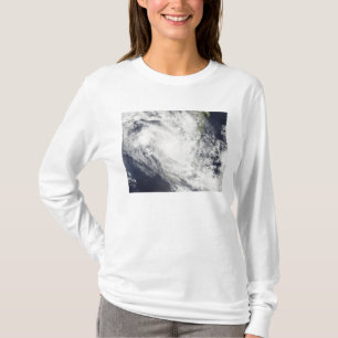 T-shirt Le cyclone tropical Fami plane au-dessus du