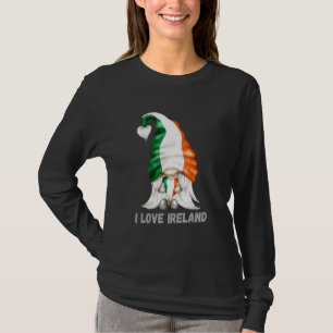 T-shirt Le gnome irlandais montre un cœur aimant pour l'éq