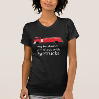 T-shirt Le mari joue toujours avec la chemise de