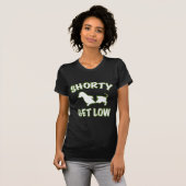 T-shirt Le petit obtiennent le bas teckel (Devant entier)