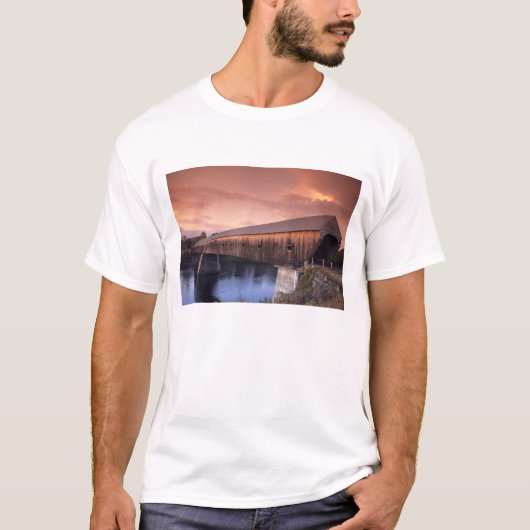 T-shirt Le pont couvert le plus long des États-Unis (Devant)