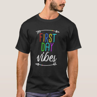 T-shirt Le Premier Jour De Vibes D'École Conception Pour R