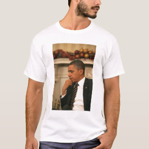 T-shirt Le président Barack Obama réfléchit lors de sa ren
