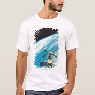 T-shirt Le Skylab au-dessus de la terre