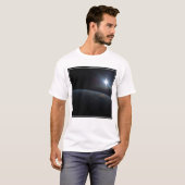 T-shirt Le Soleil qui s'installe sur l'horizon terrestre. (Devant entier)