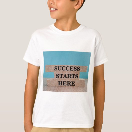 T-shirt Le travail dur crée des opportunités (Devant)