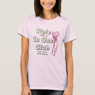T-shirt Le trou de la femme dans un golf customisé par