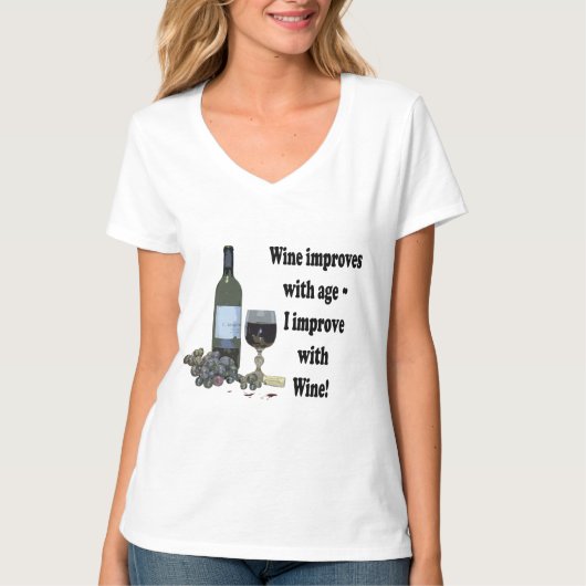 T-shirt Le vin s'améliore avec l'âge, je s'améliorent avec (Devant)