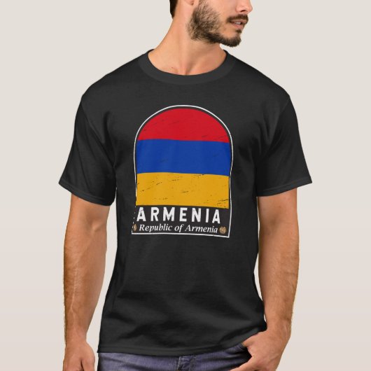 T-shirt L'emblème du drapeau arménien est Vintage  (Devant)