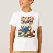 T-shirt Léopard Mignon en Train de Lire (Devant)
