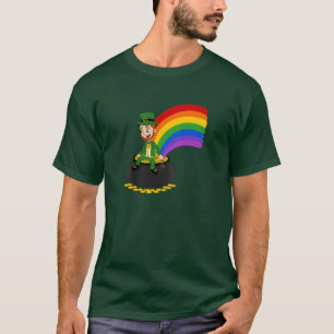 T-shirt Leprechaun de dessin animé assis sur une casserole