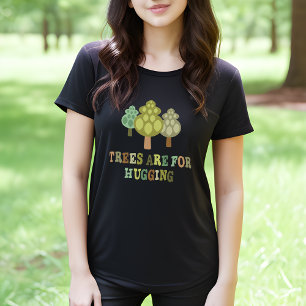 T-shirt Les arbres sont pour étreindre le tee noir des fem