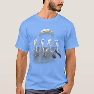 T-shirt Les astronautes en marche dans l'espace La Lune