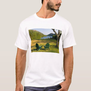 T-shirt Les chaises Adirondack sur la pelouse du Jourdain